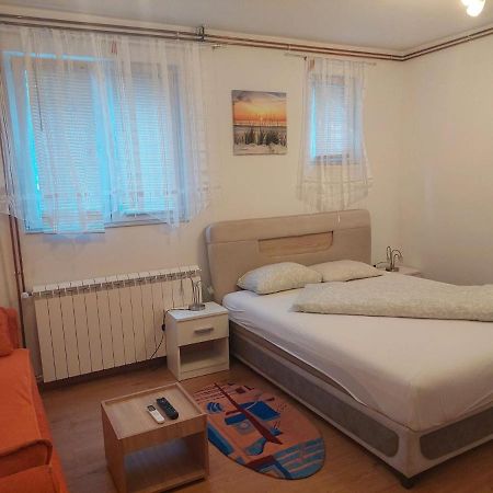 Apartman Anastasija Surcin Bagian luar foto