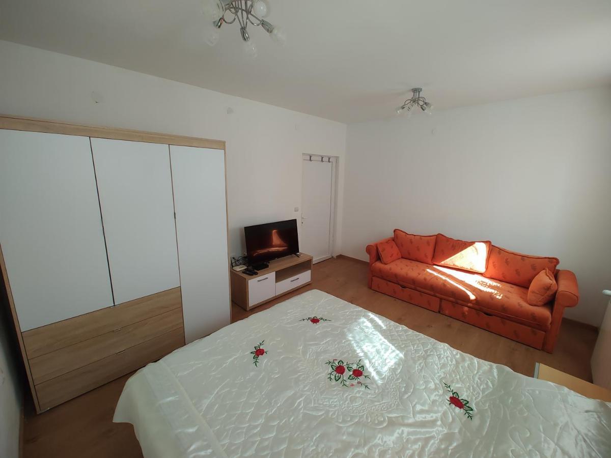 Apartman Anastasija Surcin Bagian luar foto