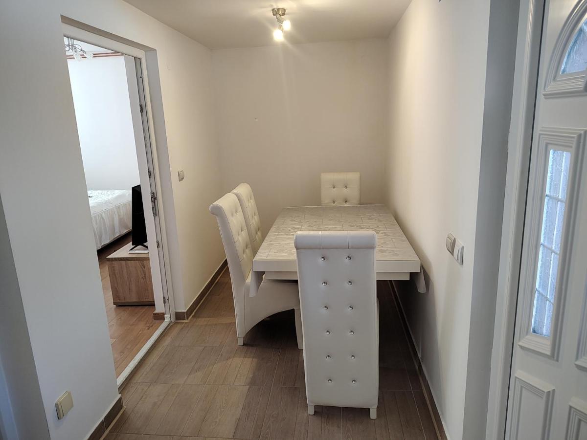 Apartman Anastasija Surcin Bagian luar foto