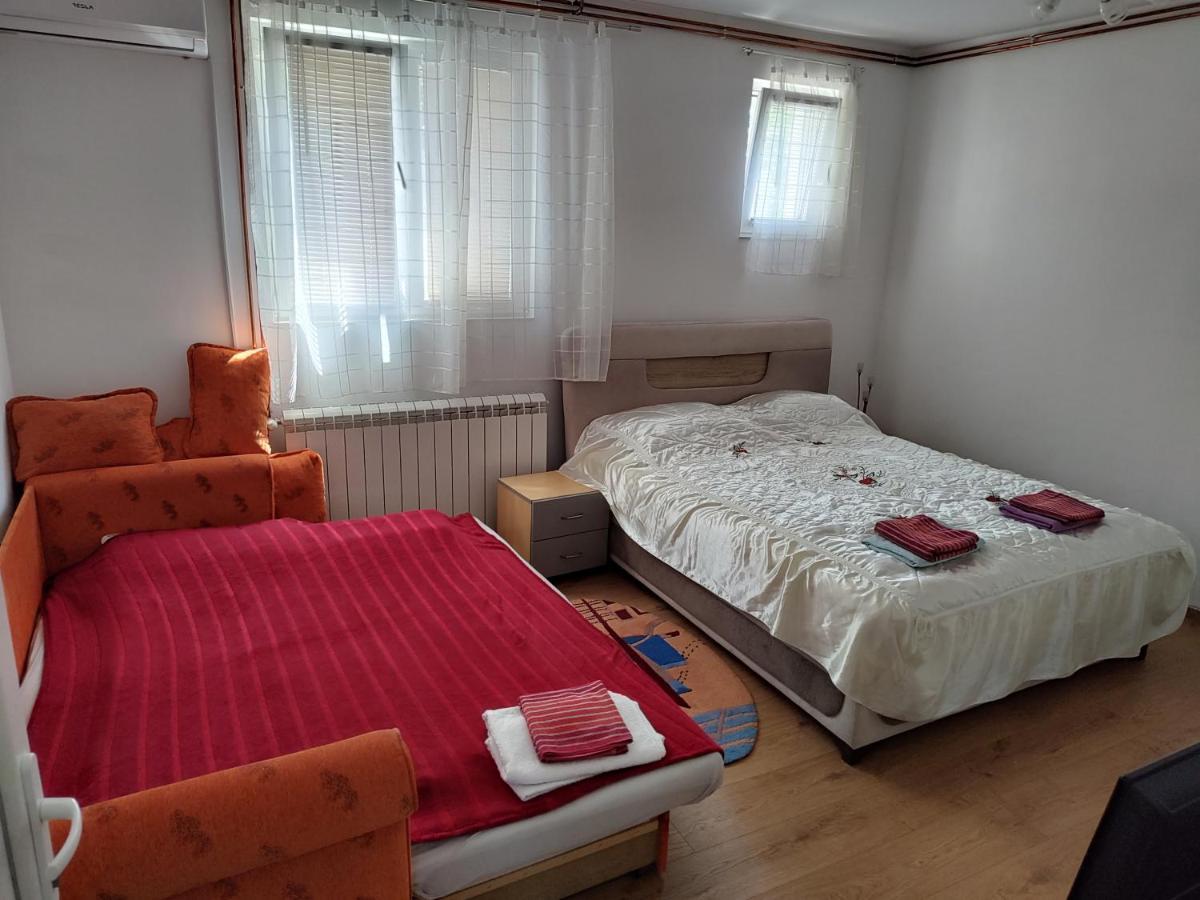 Apartman Anastasija Surcin Bagian luar foto