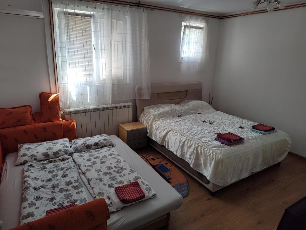 Apartman Anastasija Surcin Bagian luar foto