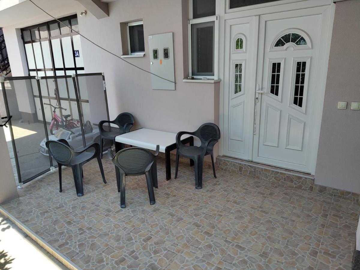 Apartman Anastasija Surcin Bagian luar foto
