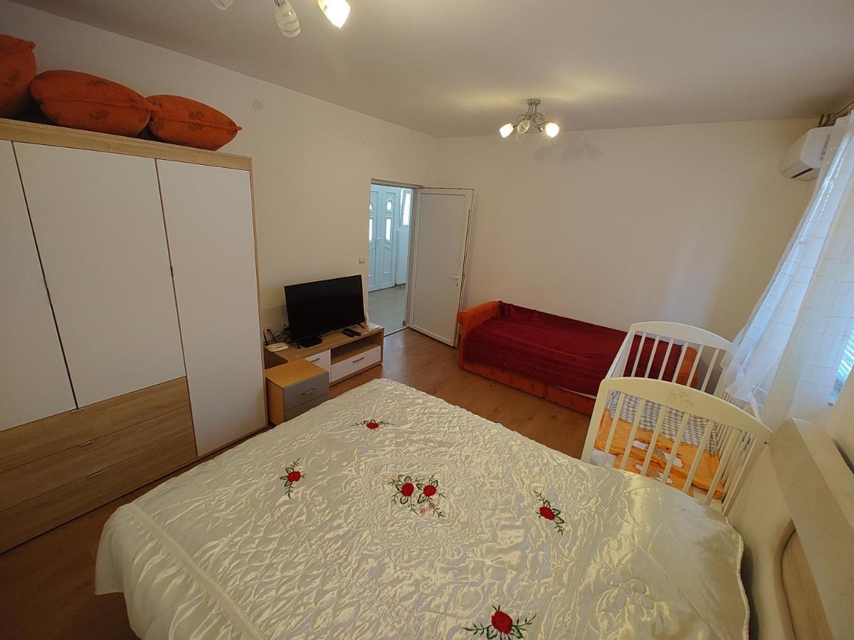 Apartman Anastasija Surcin Bagian luar foto
