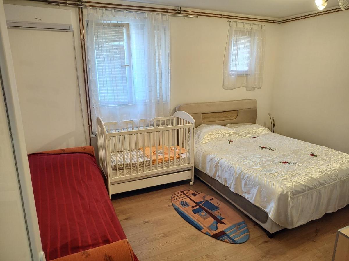 Apartman Anastasija Surcin Bagian luar foto
