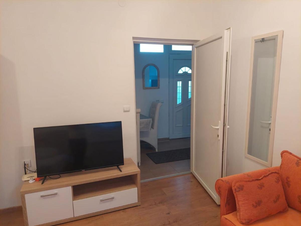 Apartman Anastasija Surcin Bagian luar foto
