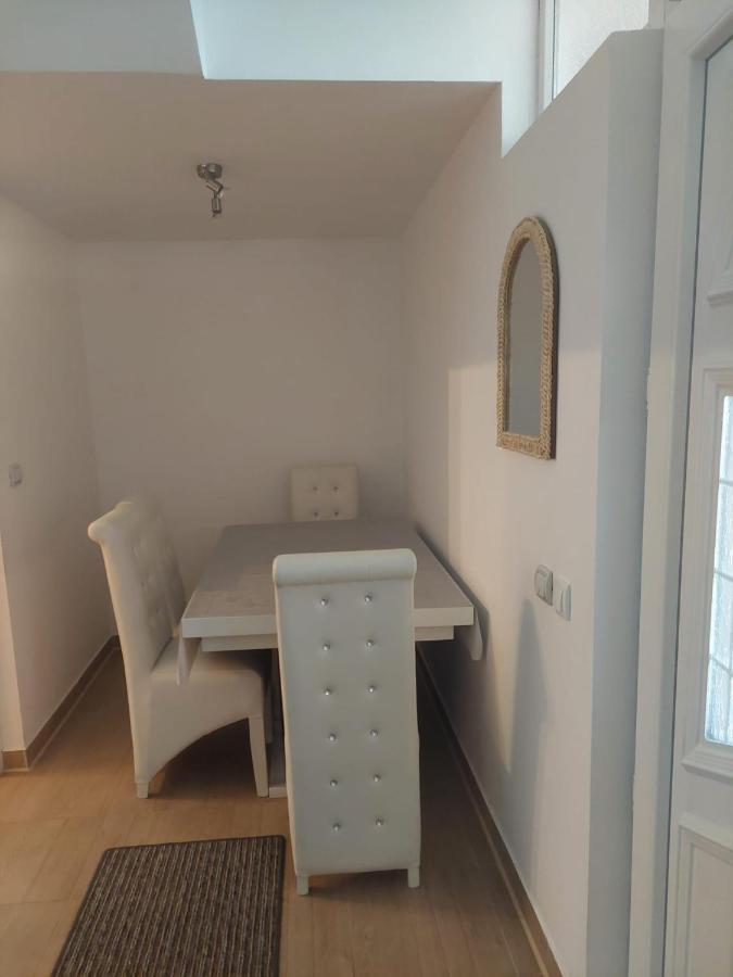 Apartman Anastasija Surcin Bagian luar foto
